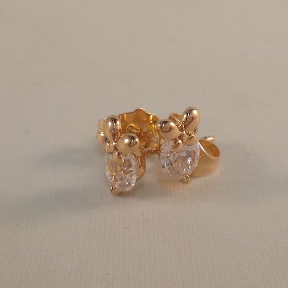 18K Yellow Gold Plated Diamond Zircon Butterfly Stud Earrings .66ctw AAA Gift - Picture 4 of 6